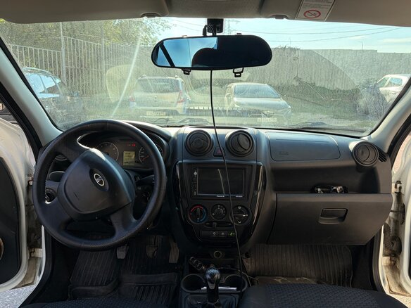 2014 Lada (ВАЗ) Granta I, белый, 315000 рублей - вид 5