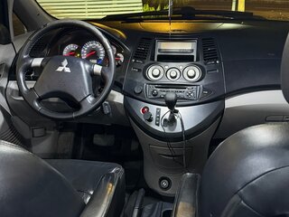 2007 Mitsubishi Grandis I, серебристый, 690000 рублей, вид 4