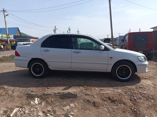 2002 Mitsubishi Lancer Cedia IX, белый, 220000 рублей, вид 2
