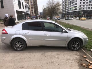 2008 Renault Megane II Рестайлинг, серебристый, 300000 рублей, вид 2