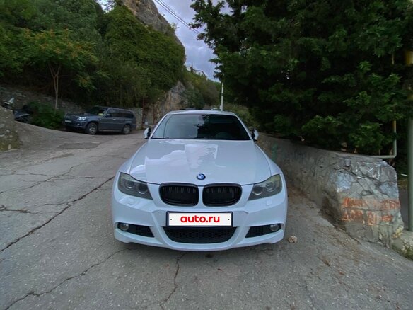 2009 BMW 3 серии 330i V (E90/E91/E92/E93) Рестайлинг, белый, 1400000 рублей - вид 2