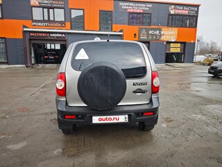 2017 Chevrolet Niva I Рестайлинг, серый, 650000 рублей, вид 4