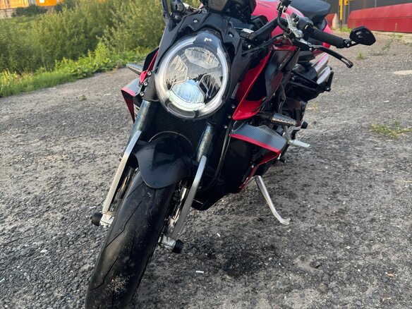 2022 MV Agusta Brutale 1000, красный, 1800000 рублей - вид 5