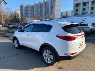 2017 Kia Sportage IV, белый, 1750000 рублей, вид 3