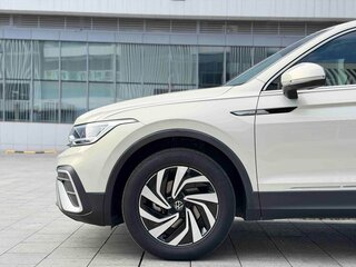 2023 Volkswagen Tiguan L II Рестайлинг (China Market), белый, 2000000 рублей, вид 4