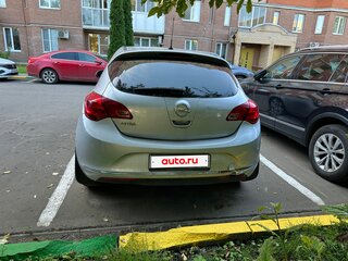 2012 Opel Astra J Рестайлинг, серебристый, 680000 рублей, вид 3