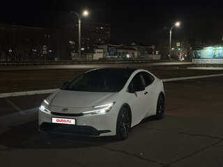 2023 Toyota Prius V (XW60), белый, 3500000 рублей, вид 1