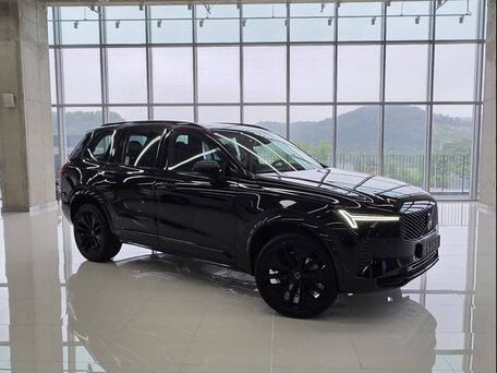 2026 Volvo XC90 B6 II Рестайлинг 2, чёрный, 9490000 рублей, вид 1