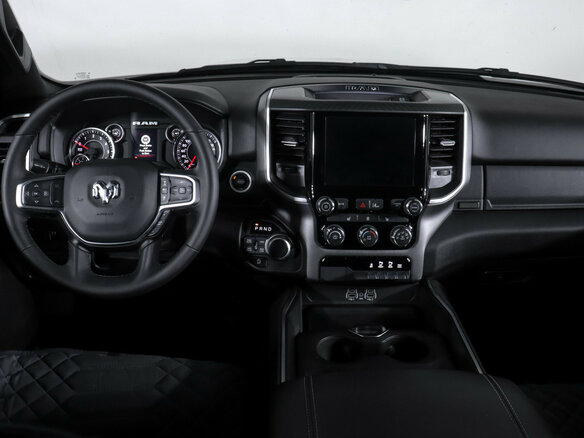 2024 Ram 1500 Quad Cab V Рестайлинг, серый, 7000000 рублей - вид 11