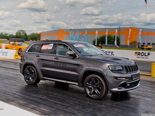 2014 Jeep Grand Cherokee SRT IV (WK2) Рестайлинг, серый, 3500000 рублей, вид 1