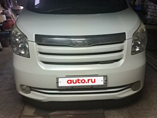 2007 Toyota Noah II (R70), белый, 1520000 рублей, вид 2