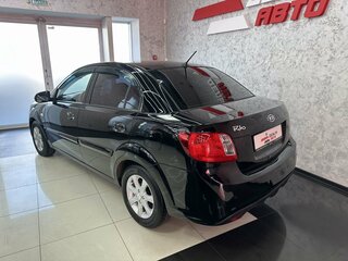 2011 Kia Rio II Рестайлинг, чёрный, 645000 рублей, вид 3