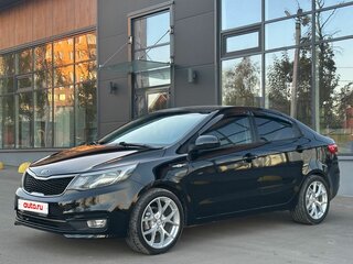 2016 Kia Rio III Рестайлинг, чёрный, 799000 рублей, вид 3