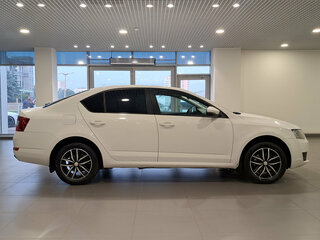 2015 Skoda Octavia III (A7), белый, 997000 рублей, вид 4