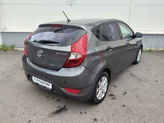 2013 Hyundai Solaris I, серый, 449000 рублей, вид 4