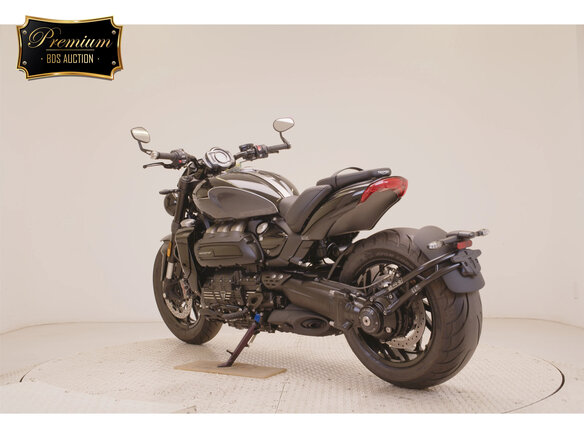 2025 Triumph Rocket III, чёрный, 2670000 рублей - вид 1