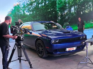 2021 Dodge Challenger III Рестайлинг 2, синий, 5200000 рублей, вид 4