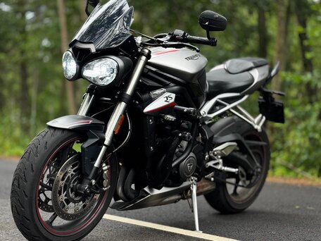 2018 Triumph Street Triple, серый, 850000 рублей, вид 2