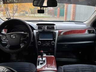 2013 Toyota Camry VII (XV50), серебристый, 1650000 рублей, вид 4