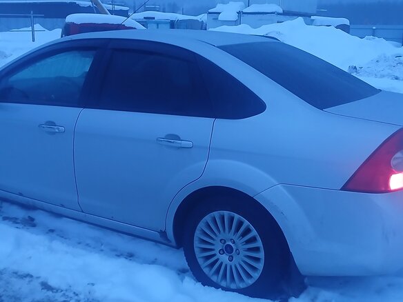 2011 Ford Focus II Рестайлинг, серебристый, 550000 рублей - вид 4