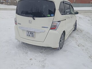 2012 Honda Freed I Рестайлинг, белый, 1250000 рублей, вид 3