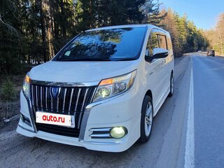 2015 Toyota Esquire I, белый, 2400000 рублей, вид 2
