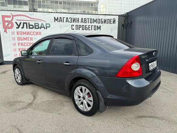 2010 Ford Focus II Рестайлинг, серый, 560000 рублей - вид 5