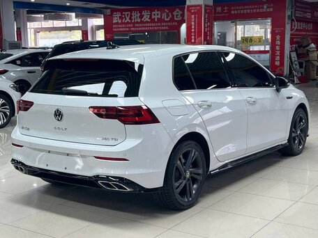 2022 Volkswagen Golf VIII, белый, 2100000 рублей, вид 4