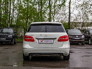 2014 Mercedes-Benz B-Класс 200 II (W246) Рестайлинг, белый, 901000 рублей, вид 4