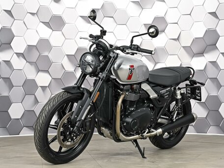 2025 Triumph Speed Twin, серебристый, 1099000 рублей, вид 2