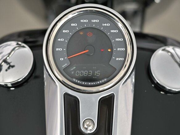 2018 Harley-Davidson Fat Boy, чёрный, 1779000 рублей - вид 8