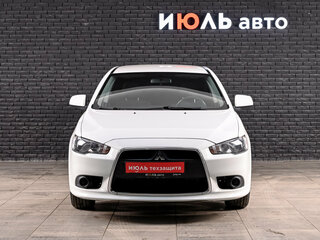 2014 Mitsubishi Lancer X Рестайлинг, белый, 900000 рублей, вид 2