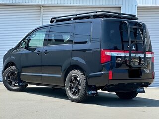 2023 Mitsubishi Delica D:5 I Рестайлинг, чёрный, 2592000 рублей, вид 4
