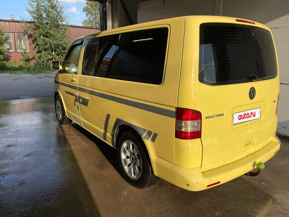 2004 Volkswagen Multivan T5, жёлтый, 1350000 рублей - вид 2