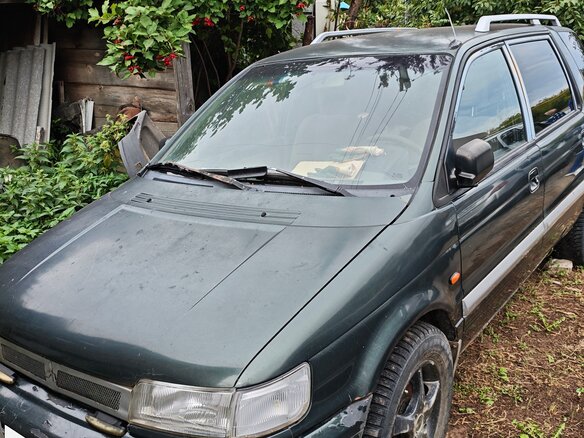 1994 Mitsubishi Space Wagon II, зелёный, 120000 рублей