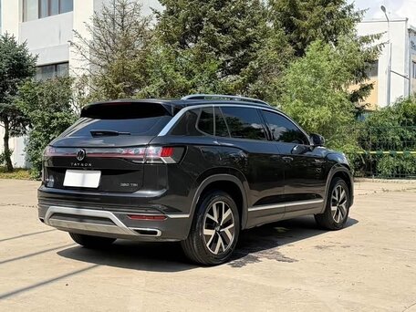 2023 Volkswagen Tayron I Рестайлинг, чёрный, 2410000 рублей, вид 4