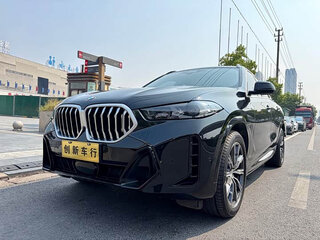 2024 BMW X6 30i III (G06) Рестайлинг, чёрный, 8927278 рублей, вид 1