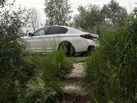 2021 BMW 5 серии 520d xDrive VII (G30/G31/G38) Рестайлинг, белый, 4900000 рублей, вид 3