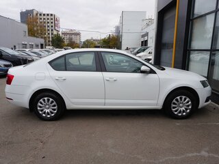 2020 Skoda Octavia III (A7) Рестайлинг, белый, 1605000 рублей, вид 4