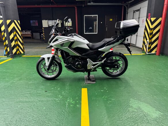 2017 Honda NC 750X, белый, 875000 рублей - вид 2