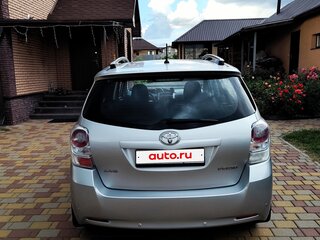 2010 Toyota Verso I, серебристый, 870000 рублей, вид 4