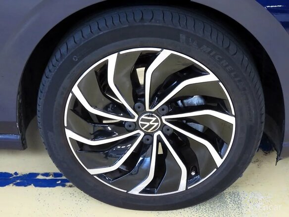 2022 Volkswagen Golf VIII, синий - вид 4