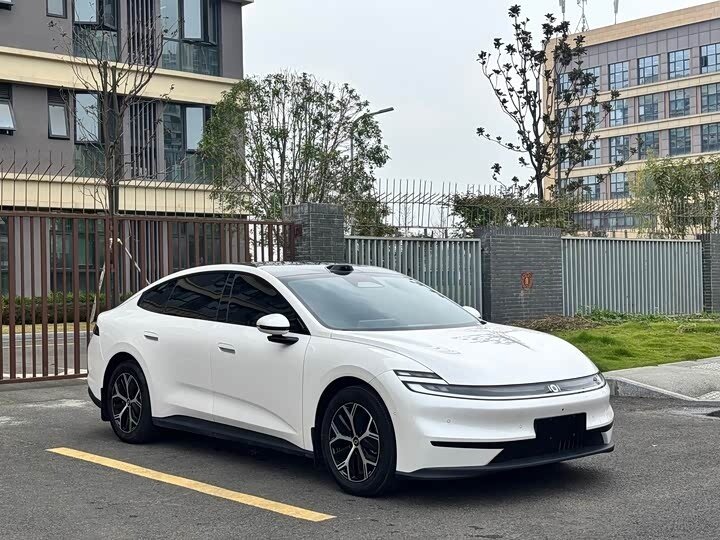 Открыть фотографии: Changan Qiyuan A06