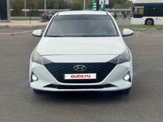 2020 Hyundai Solaris II Рестайлинг, белый, 967000 рублей, вид 3
