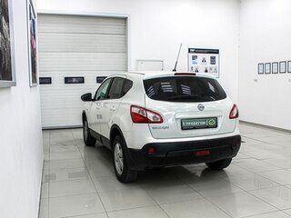 2013 Nissan Qashqai I Рестайлинг, белый, 1139990 рублей, вид 2