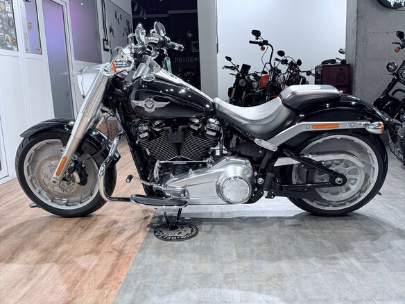 2019 Harley-Davidson Fat Boy, чёрный, 1799000 рублей - вид 6