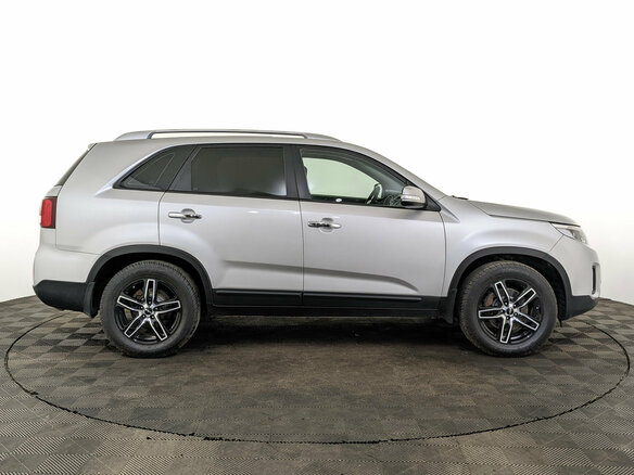 2018 Kia Sorento II Рестайлинг, серебристый, 1795000 рублей - вид 3