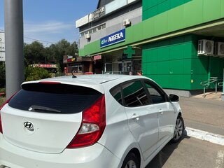 2012 Hyundai Solaris I, белый, 620000 рублей, вид 3