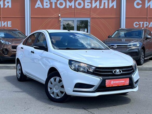 2017 Lada (ВАЗ) Vesta I, белый - вид 2