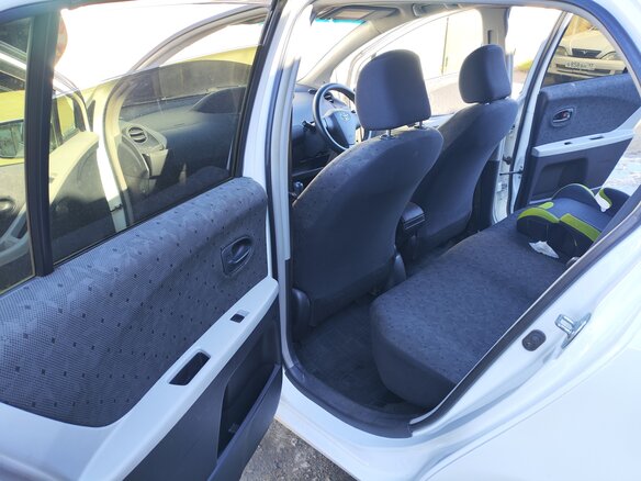 2010 Toyota Vitz II (XP90), белый, 600000 рублей - вид 10
